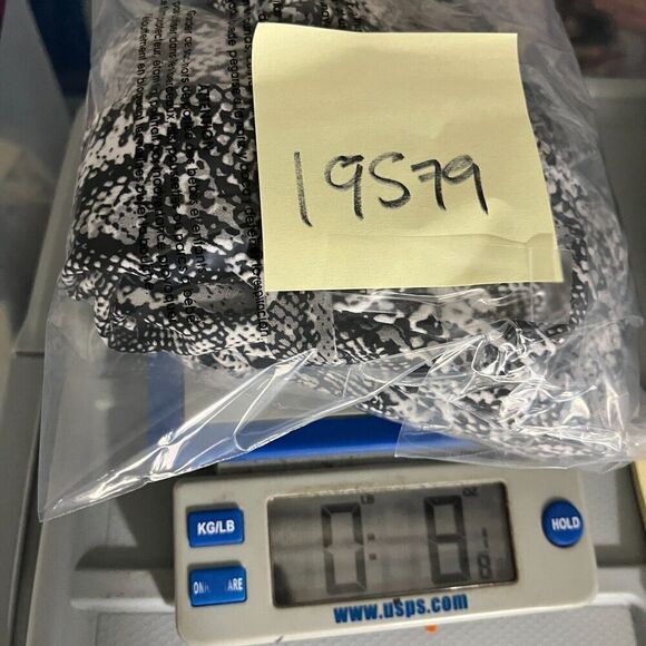 Tahari Neck Tie Knit Top Snakeskin Print Work Neck Tie Stretch Blouse MEDIUM NEW - Picture 12 of 12